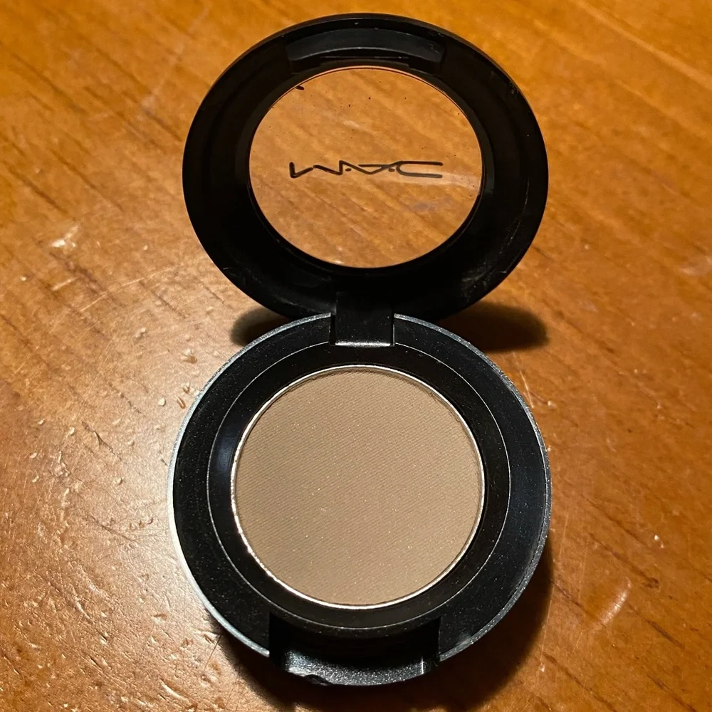 MAC Matte Eye Shadow Omega